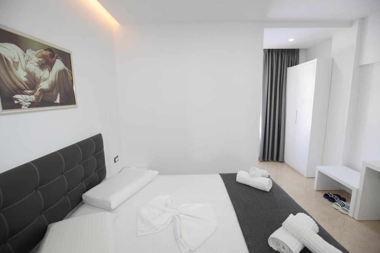 Nika Hotel Sarandë Eksteriør billede