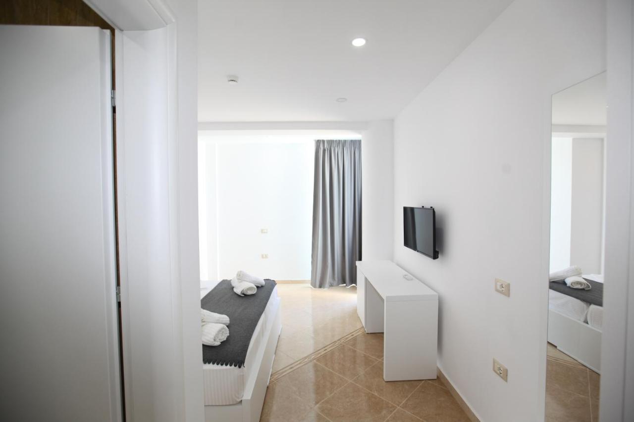 Nika Hotel Sarandë Eksteriør billede
