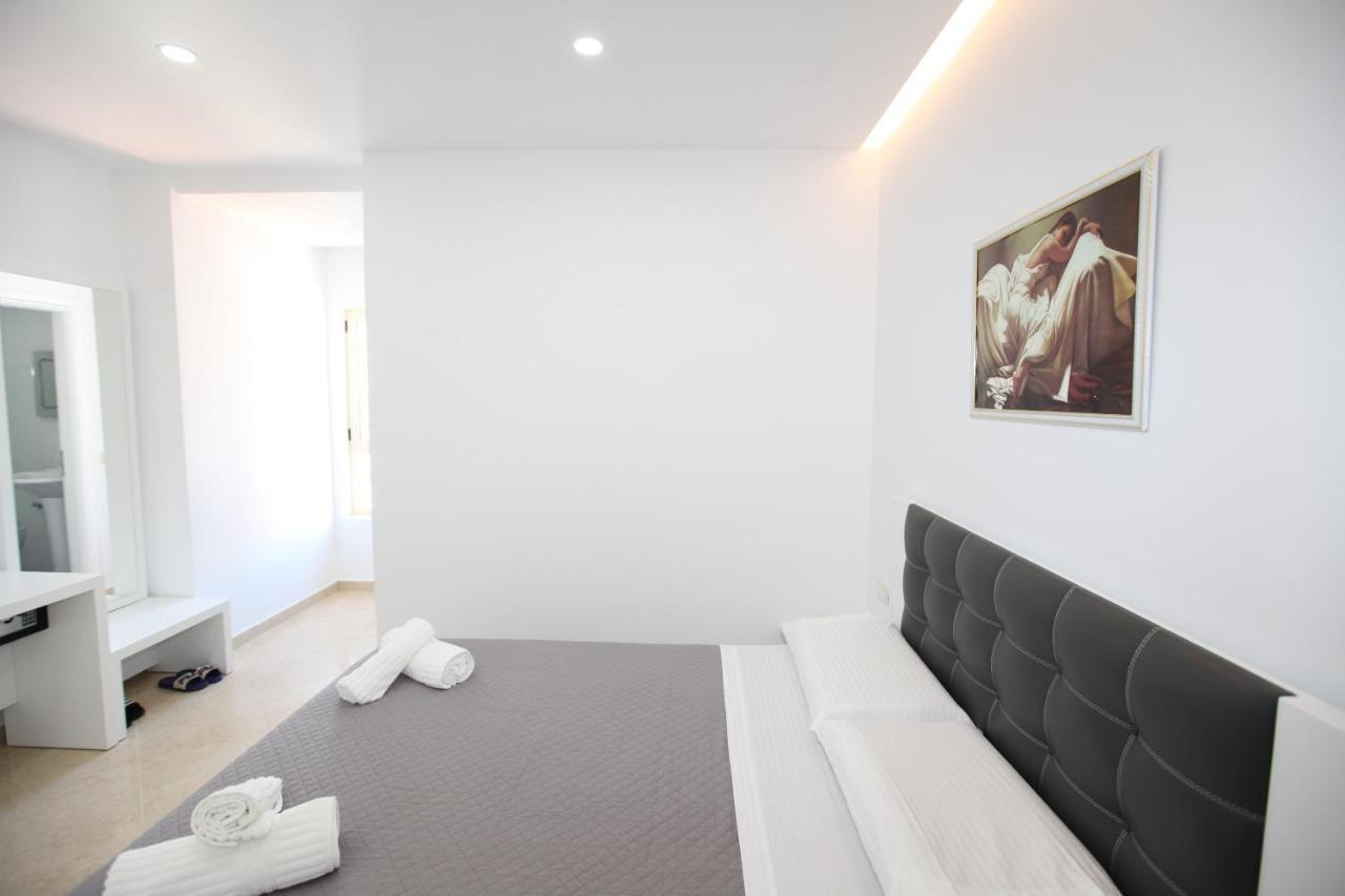 Nika Hotel Sarandë Eksteriør billede