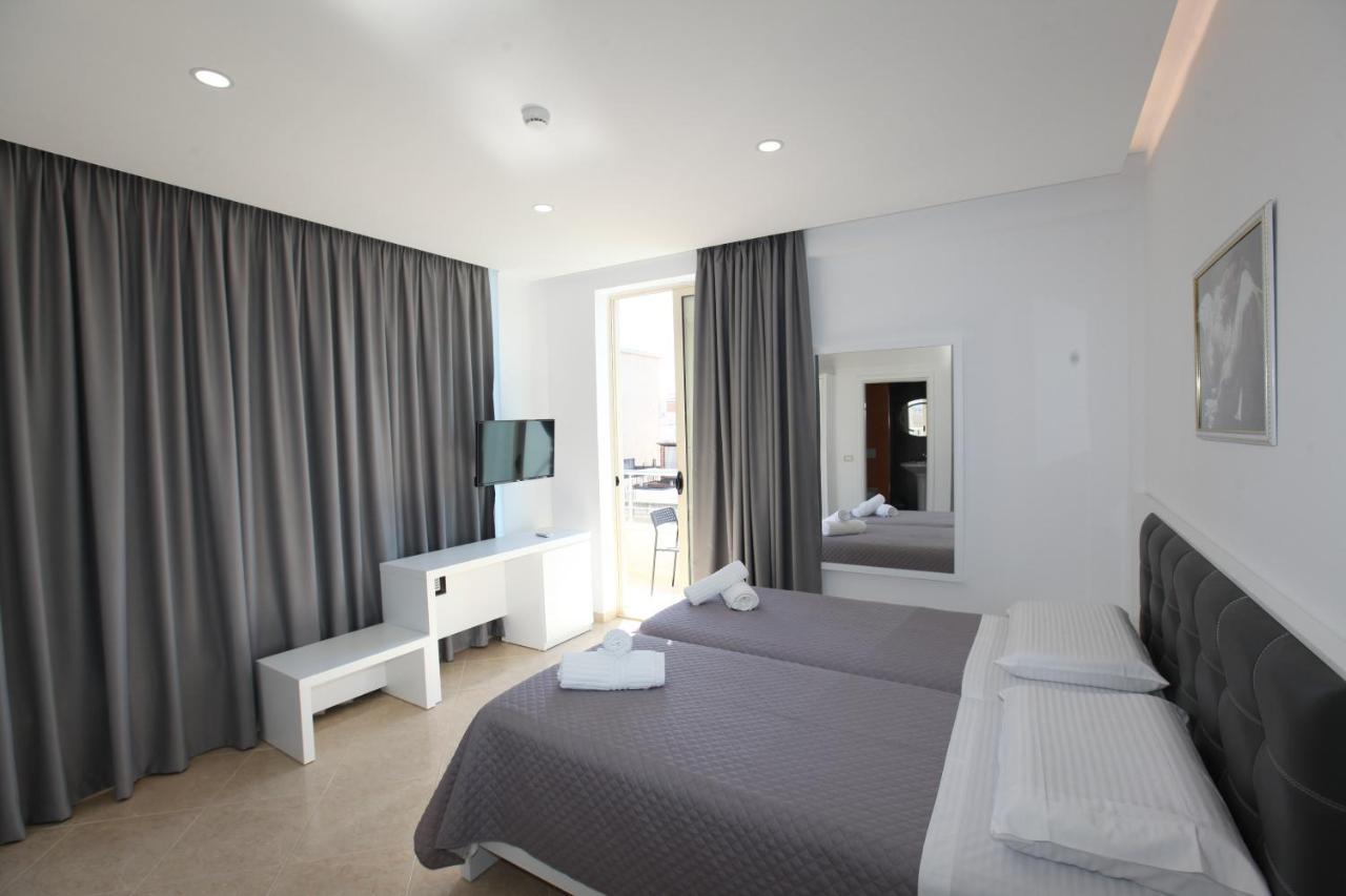 Nika Hotel Sarandë Eksteriør billede