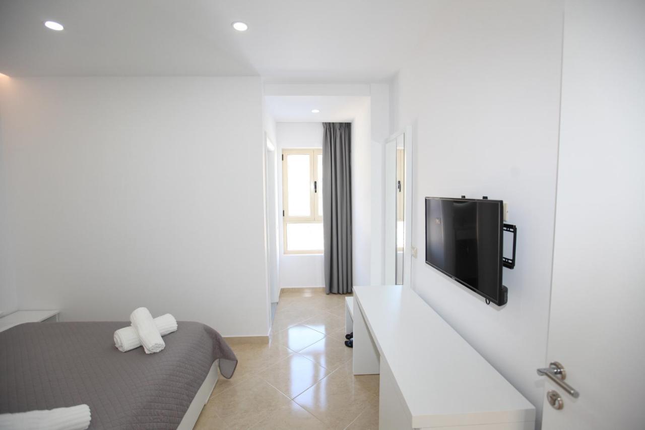 Nika Hotel Sarandë Eksteriør billede