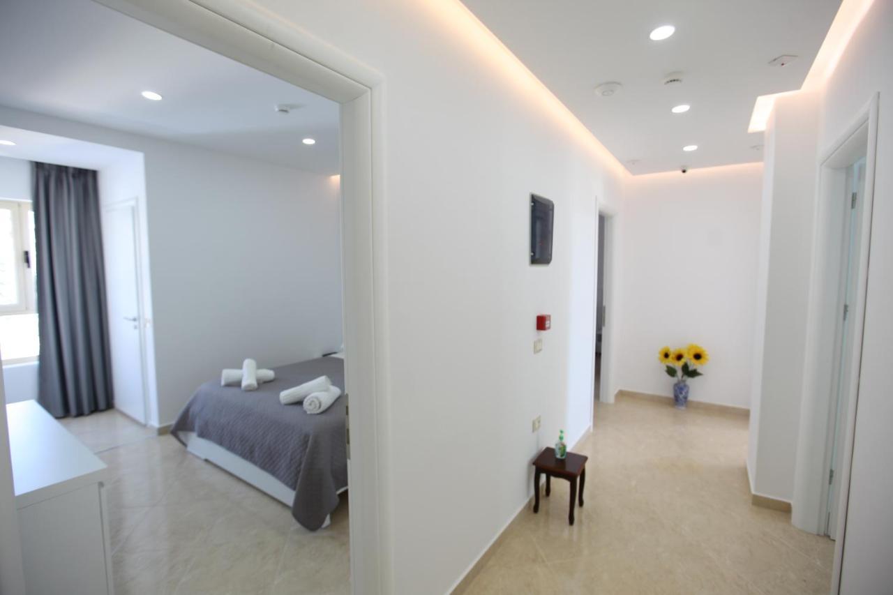 Nika Hotel Sarandë Eksteriør billede
