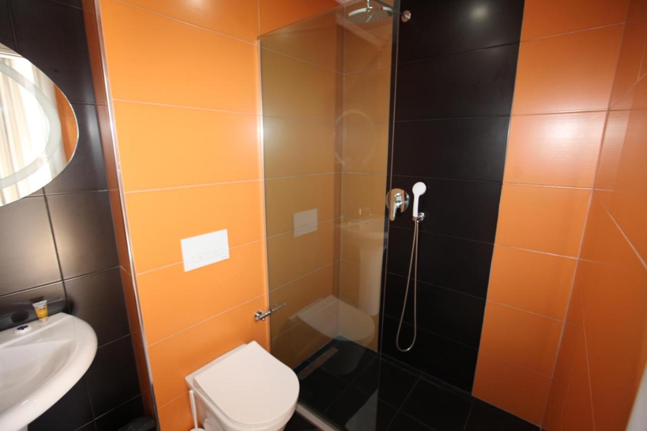 Nika Hotel Sarandë Eksteriør billede