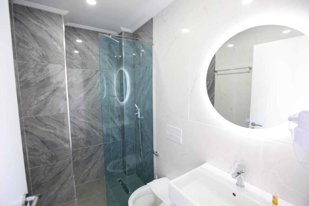 Nika Hotel Sarandë Eksteriør billede